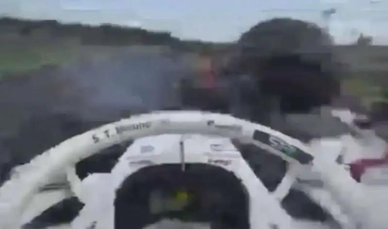 INCIDENTE IN UNA GARA DI SUPER FORMULA GIAPPONESE  