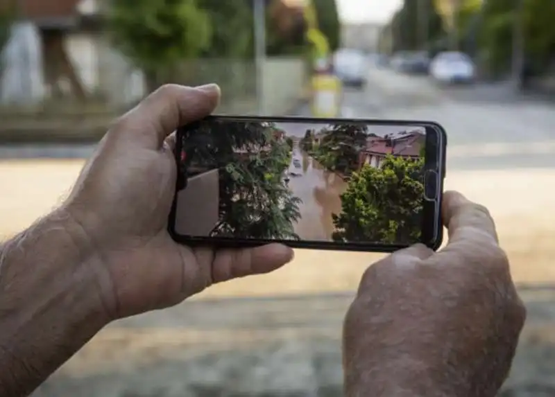 l alluvione in emilia romagna nelle foto di rosa mariniello per tim   riconnessioni   4