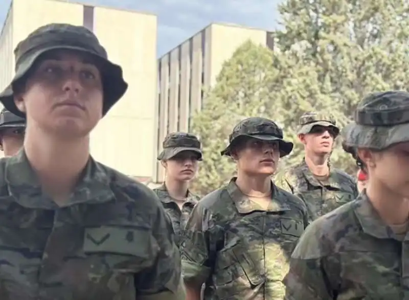 la principessa leonor di spagna in accademia militare a saragozza   6