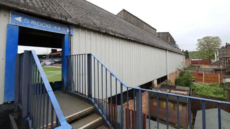 lo stadio del luton town f.c.  3