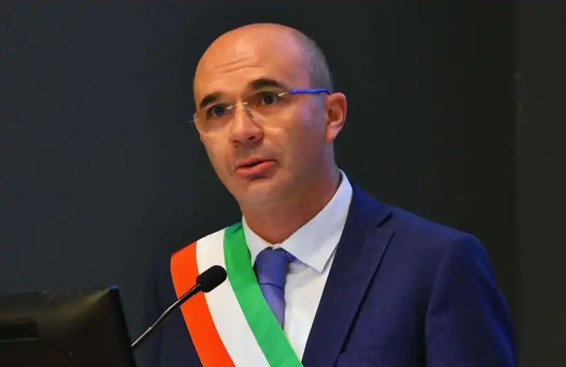 LUCA VECCHI - SINDACO REGGIO EMILIA 