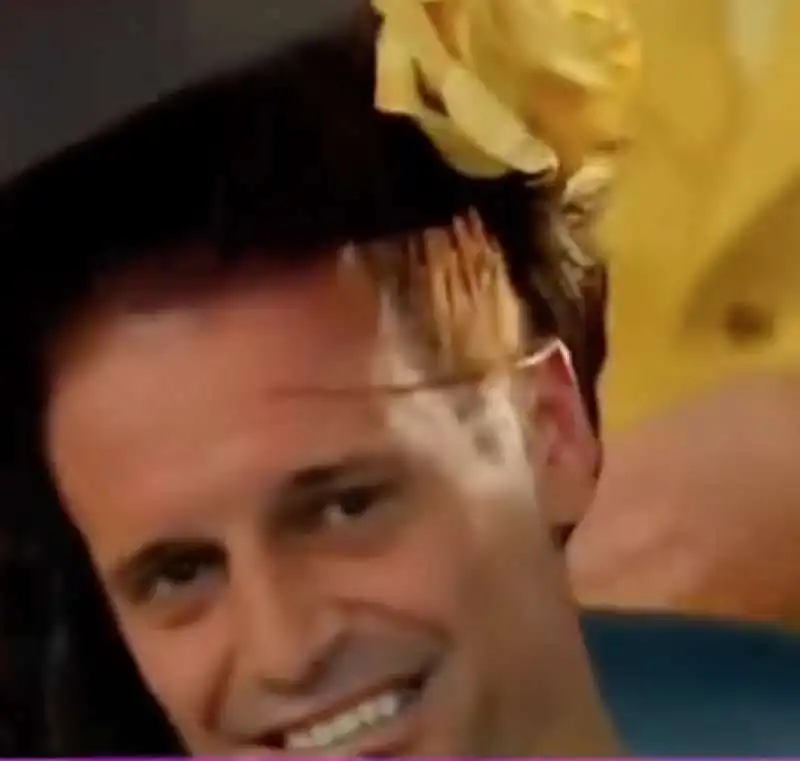 massimiliano allegri in barbie girl degli aqua   video creato con l intelligenza artificiale   5