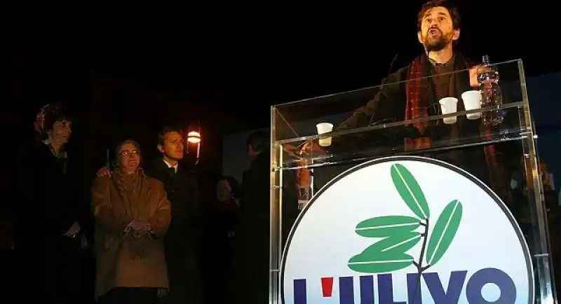 nanni moretti e francesco rutelli a piazza navona nel 2002