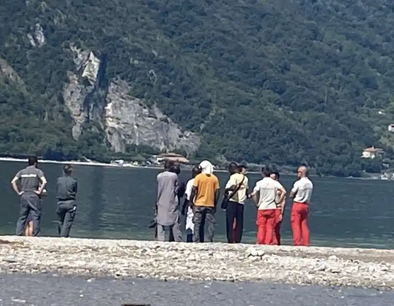 ricerche della bambina di 11 anni scomparsa nel lago di como a mandello del lario   1