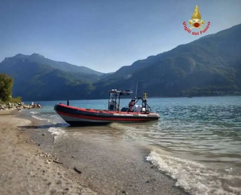 ricerche della bambina di 11 anni scomparsa nel lago di como a mandello del lario   3