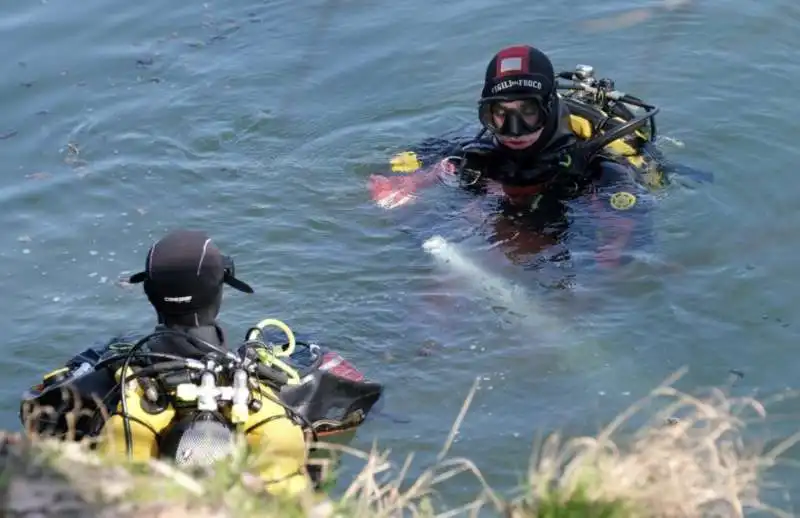 ricerche della bambina di 11 anni scomparsa nel lago di como a mandello del lario   2