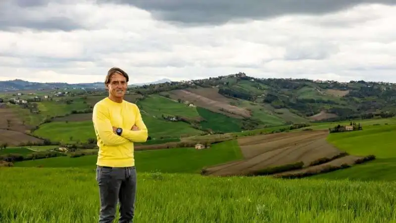 roberto mancini testimonial della regione marche 