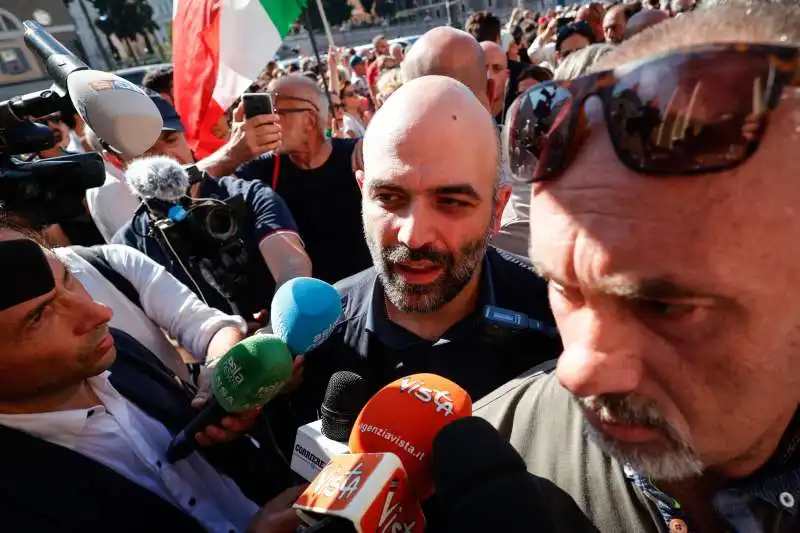 roberto saviano ai funerali di michela murgia 2