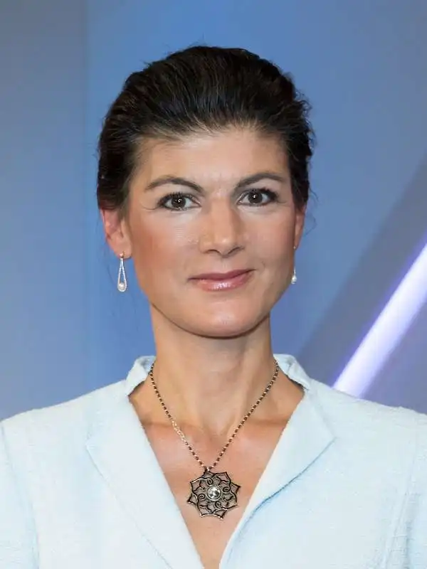 SAHRA WAGENKNECHT 