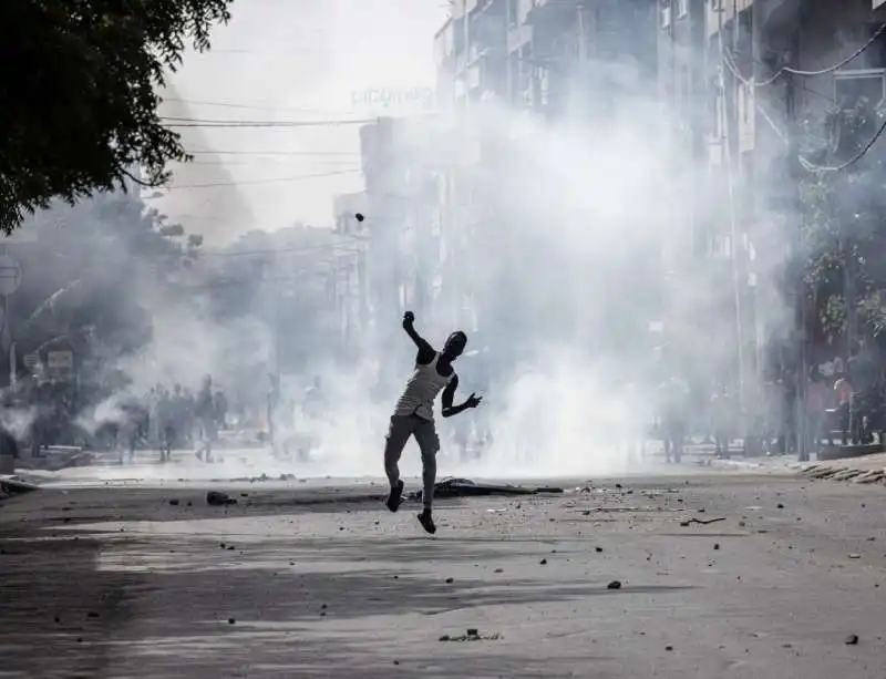 scontri e proteste in senegal   4