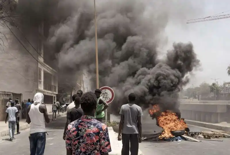 scontri e proteste in senegal   7