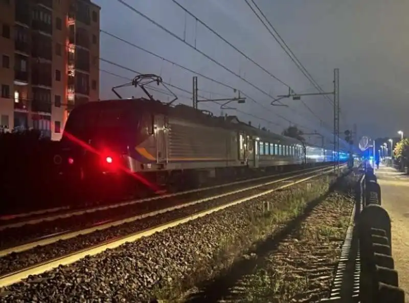 treno uccide cinque operai alla stazione di brandizzo   torino 4