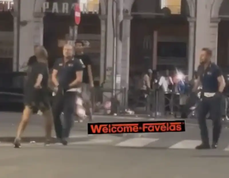 uomo minaccia vigili a roma   5