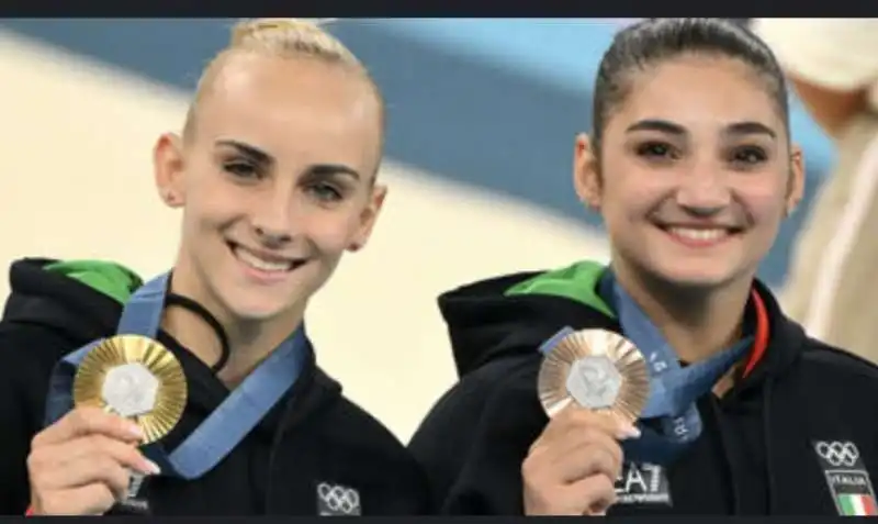 ALICE DAMATO E MANILA ESPOSITO SUL PODIO DI PARIGI 2024 