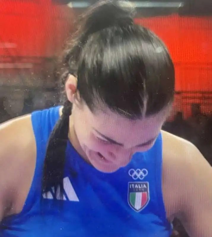 ANGELA CARINI IN LACRIME DURANTE L INCONTRO CON IMANE KHELIF