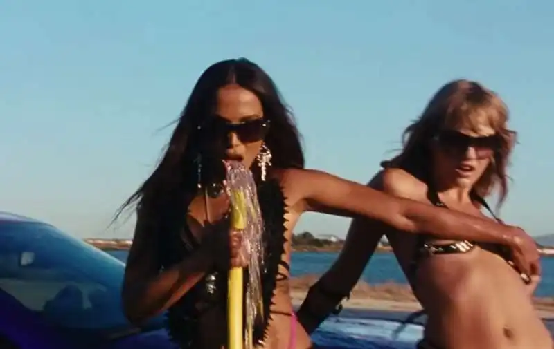 anitta e victoria de angelis nella videoclip di get up bitch shake ya ass 8