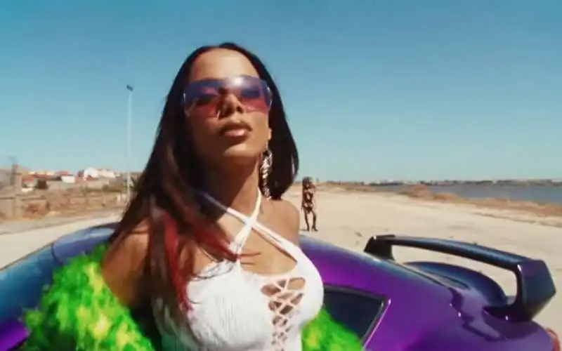 anitta nella videoclip di get up bitch shake ya ass 3