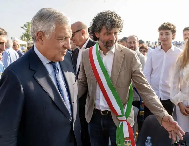 antonio tajani   damiano tommasi   raduno degli scout a verona