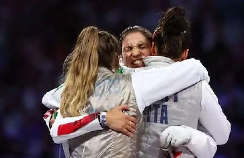 argento fioretto femminile olimpiadi 2024 1