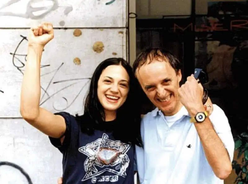 ASIA ARGENTO NEL 2000, A 24 ANNI, CON IL PADRE DARIO 