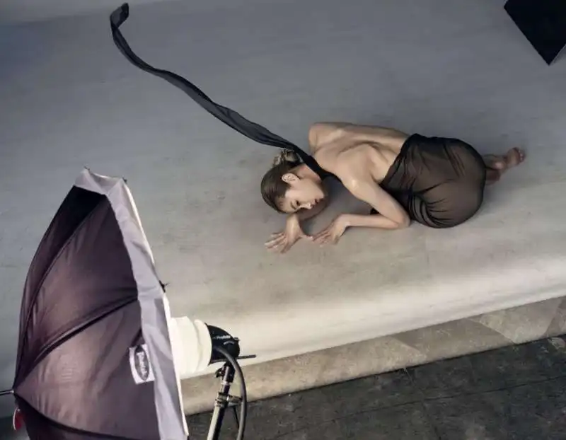   backstage calendario pirelli 2025   4