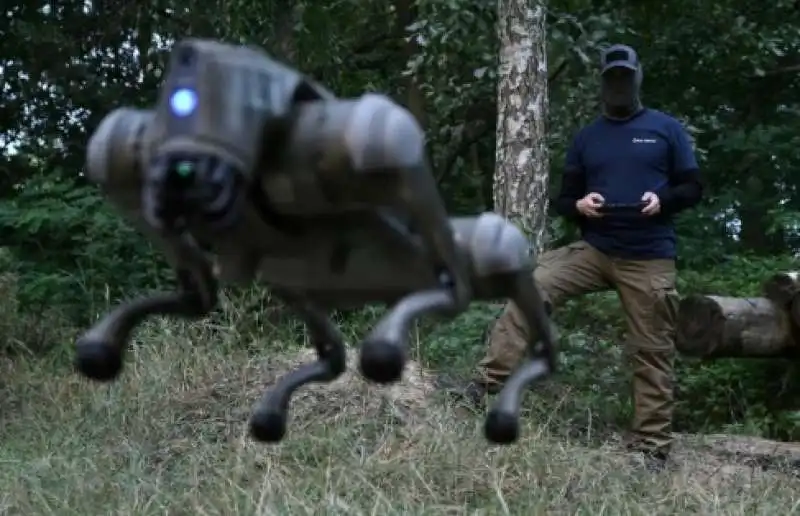 CANI ROBOT UTILIZZATI DELL ESERCITO UCRAINO