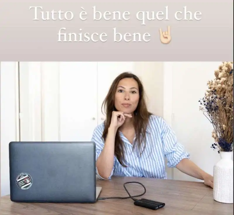 claudia vanacore con il pc recuperato