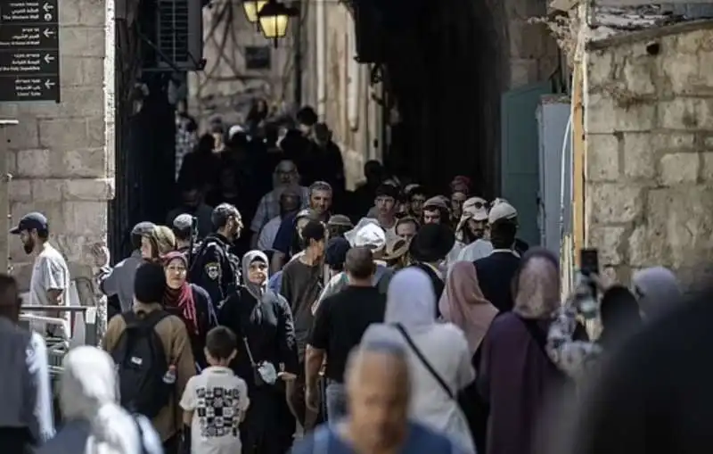 ebrei alla spianata delle moschee di gerusalemme con ben gvir  