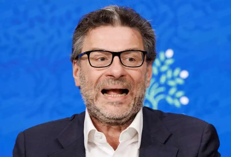 giancarlo giorgetti in conferenza stampa   1