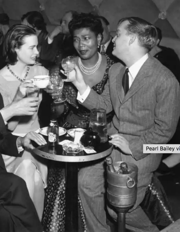 Gloria Vanderbilt, Pearl Baley e Truman Capote, 1955.