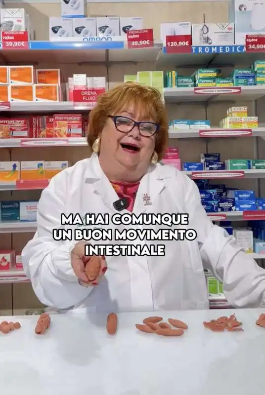 il video sulla cacca della farmacista amelia   6