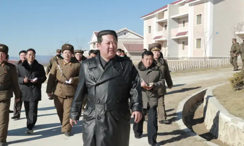 kim jong un a samjiyon 3