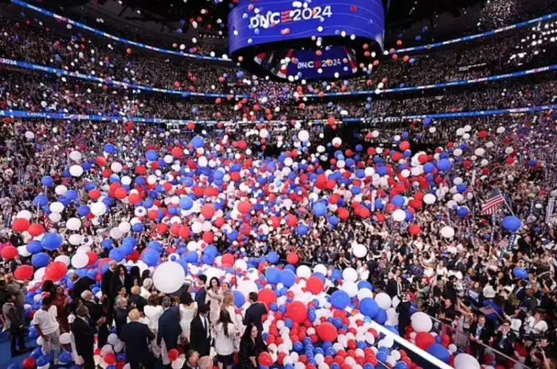 lancio di palloncini  alla convention nazionale democratica di chicago  1