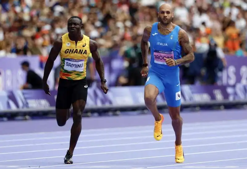 MARCELL JACOBS NELLE BATTERIE DEI 100M A PARIGI 2024 