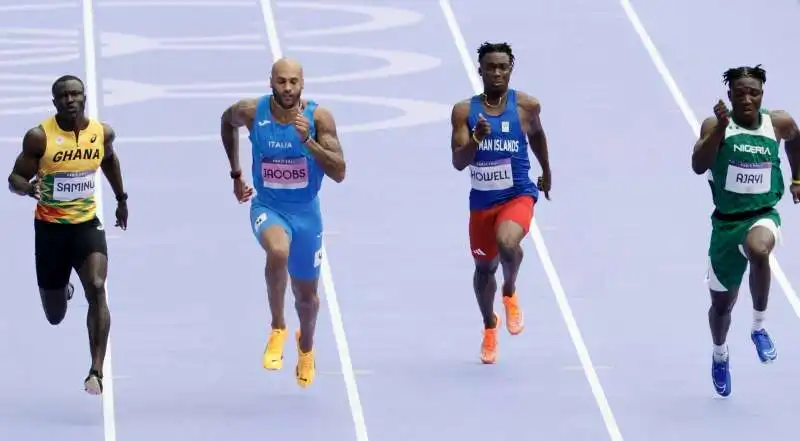 MARCELL JACOBS NELLE BATTERIE DEI 100M A PARIGI 2024