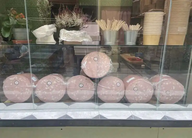 MORTADELLA BOLOGNA 