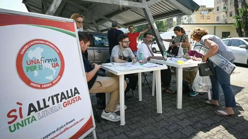 RACCOLTA FIRME CONTRO L AUTONOMIA DIFFERENZIATA