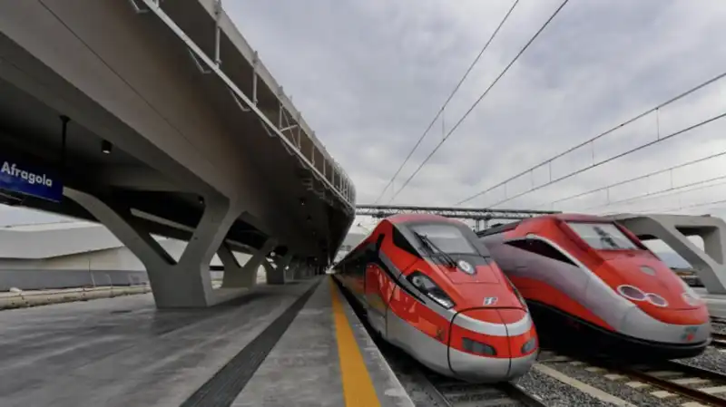 stazione dei treni napoli afragola