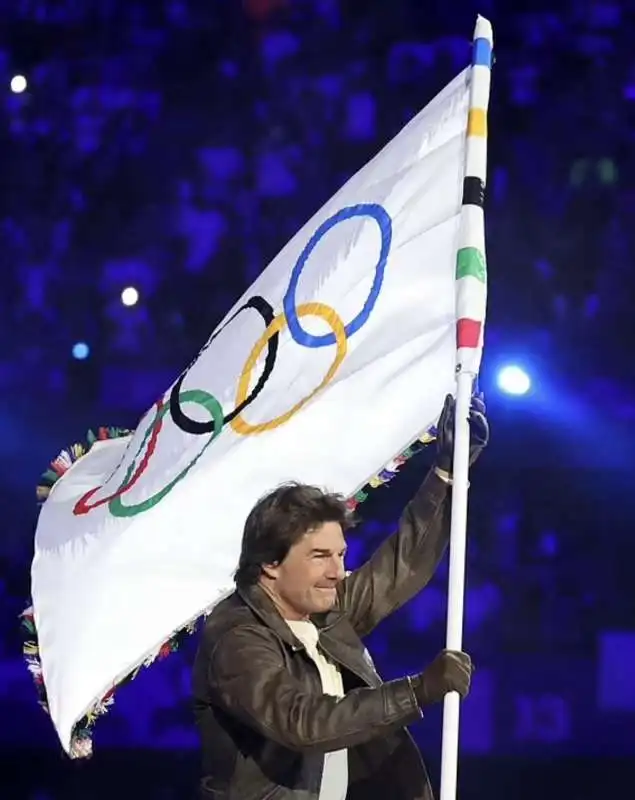 tom cruise   cerimonia di chiusura olimpiadi parigi 2024 4