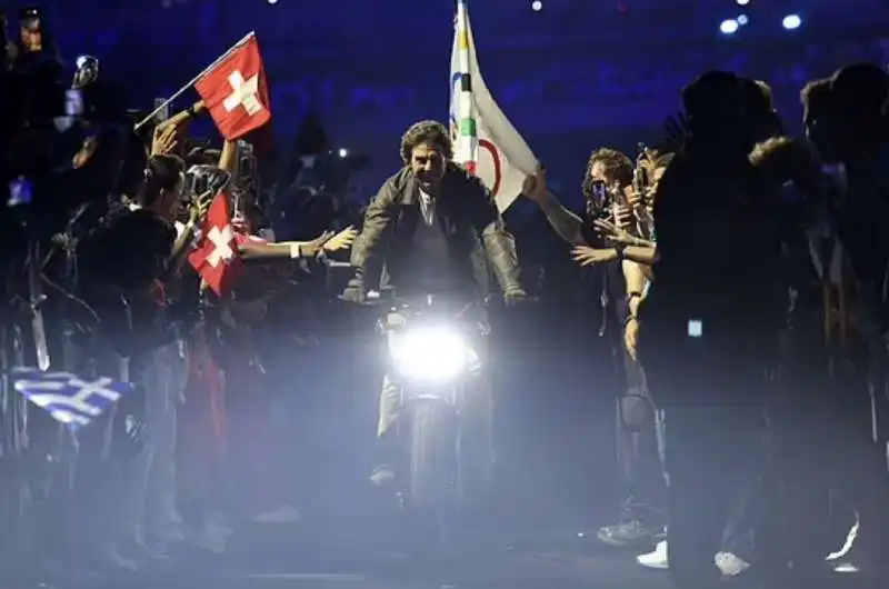 tom cruise    cerimonia di chiusura parigi 2024