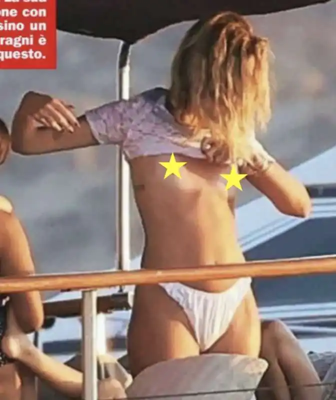 TOPLESS DI CHIARA FERRAGNI - FOTO DI CHI