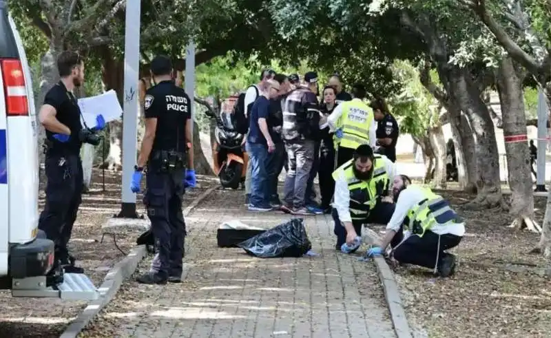 un palestinese accoltella tre israeliani a holon   3