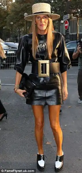 ANNA DELLO RUSSO ALLA SETTIMANA DELLA MODA DI PARIGI 