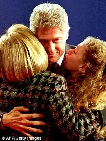 BILL E HILLARY CLINTON 