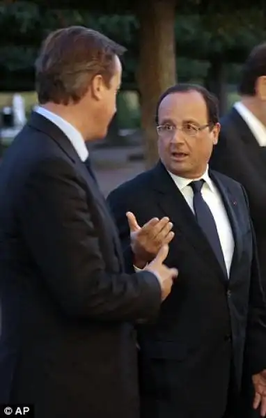 CAMERON E HOLLANDE AL PARTY G AL PALAZZO COSTANTINO DI SAN PIETROBURGO 