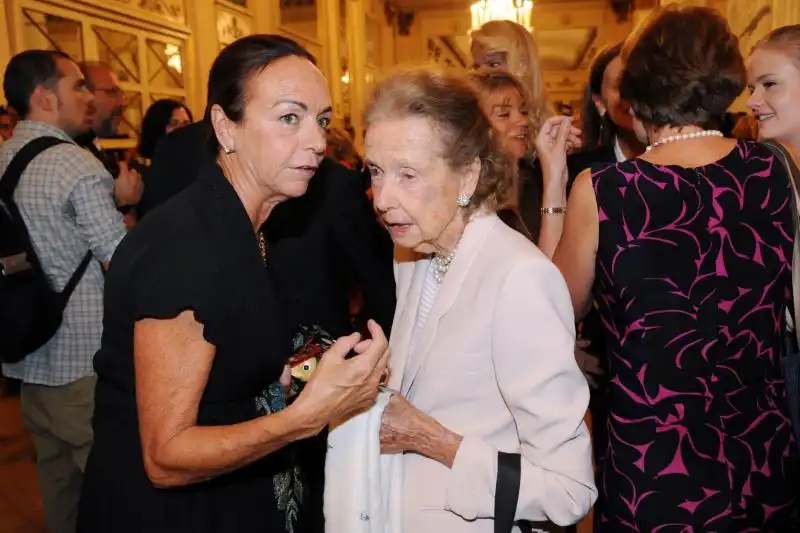 CHIARA BERIA DI ARGENTINE E GIULIA MARIA CRESPI INAUGURAZIONE MITO ALLA SCALA FOTO FRANCO CORTELLINO 