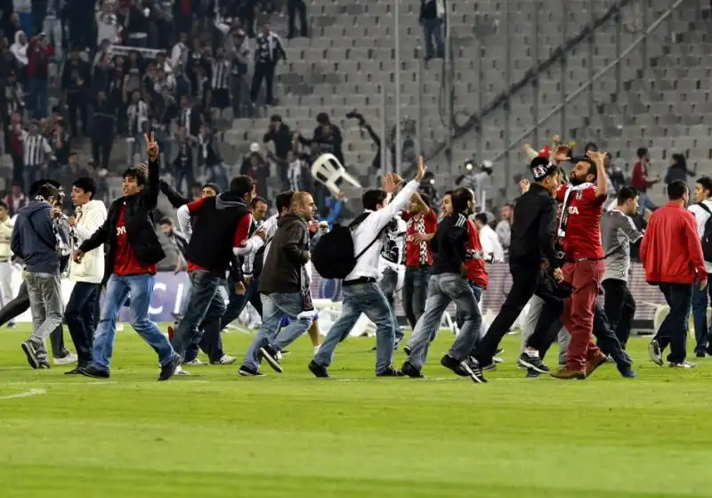 derby istanbul incidenti 