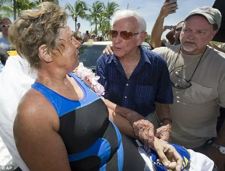 DIANA NYAD ARRIVA A KEY WEST 