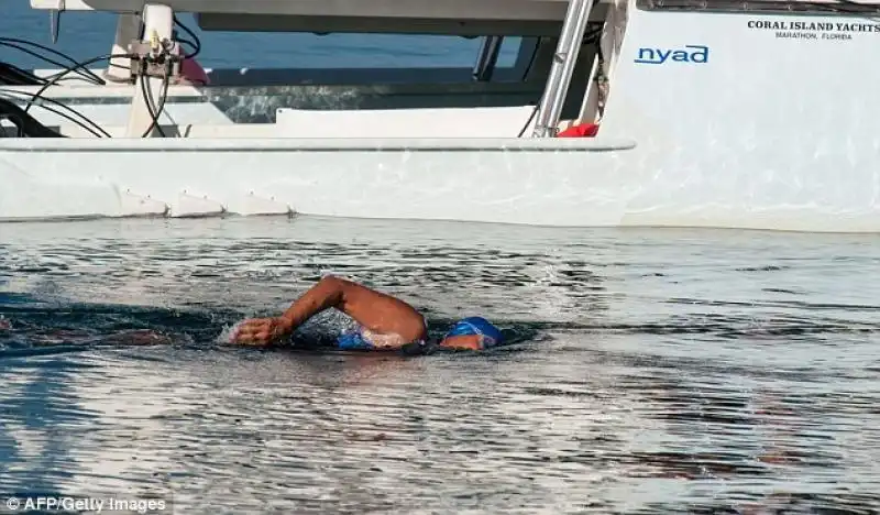 DIANA NYAD DURANTE IL TRAGITTO A NUOTO DA CUBA AGLI USA 