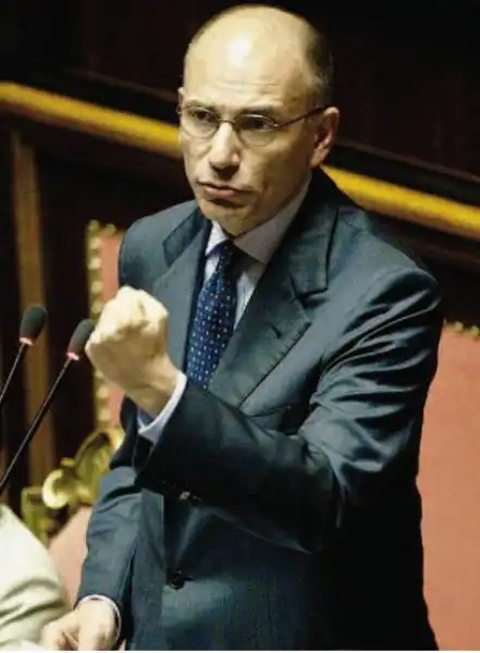 ENRICO LETTA PUGNO CHIUSO 